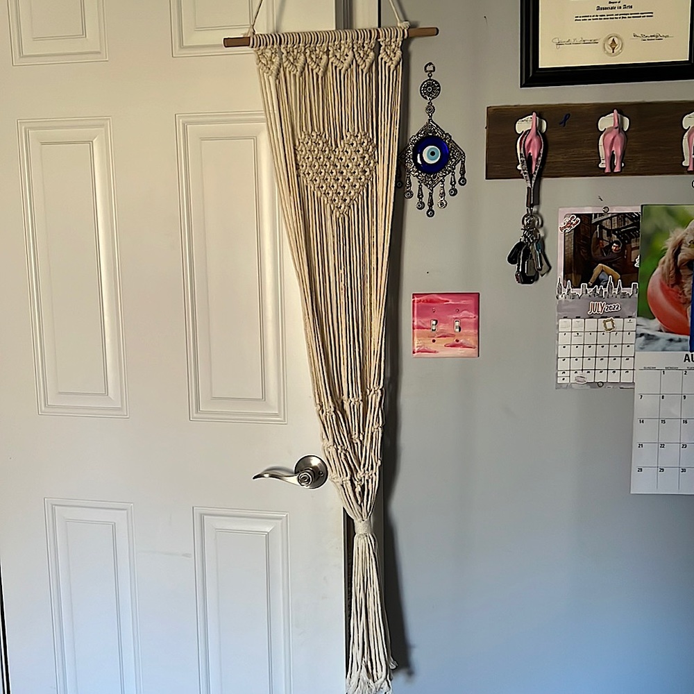 Macrame hanging pot holder